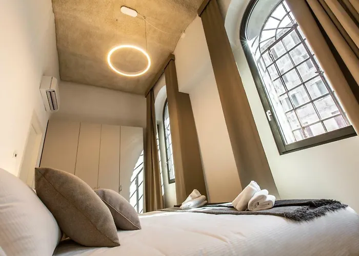 Elegant Fornasa Vecia, Canal View With A Beautiful Garden R&R